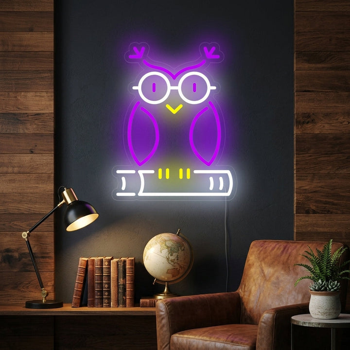 "Hibou Sur Un Livre" Enseigne Lumineuse en Néon