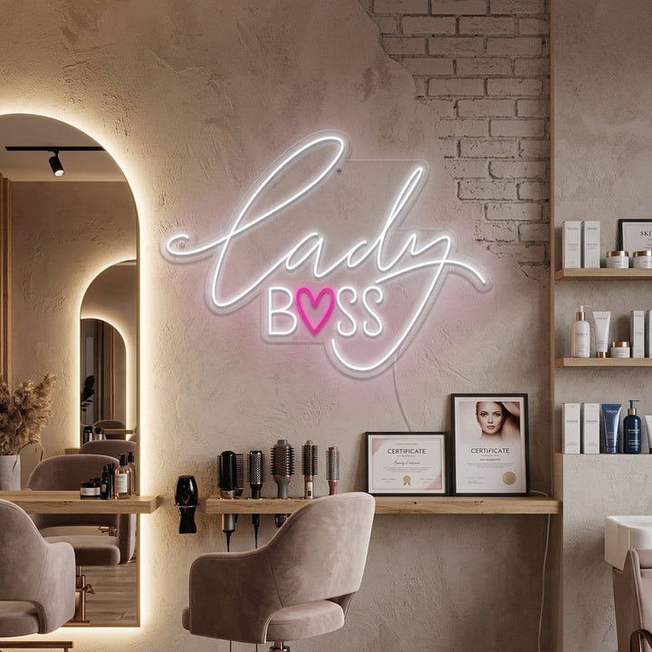 "Lady Boss" Enseigne Lumineuse en Néon