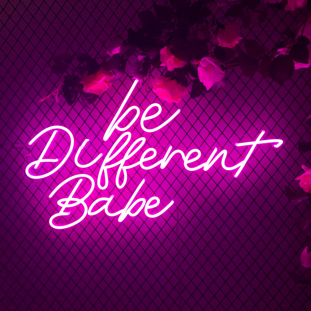 "Be Different Babe" Enseigne Lumineuse en Néon