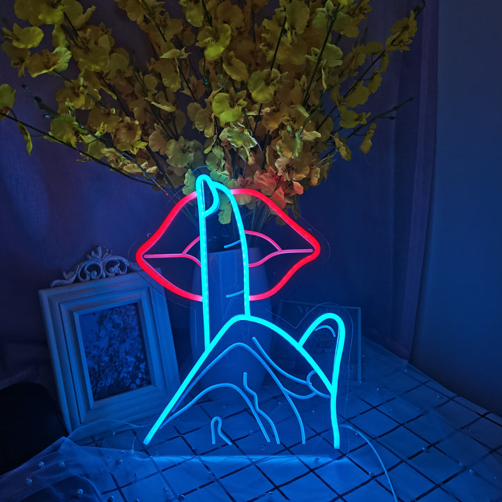 "Lèvres, Tais-Toi" Enseigne Néon LED Mini USB
